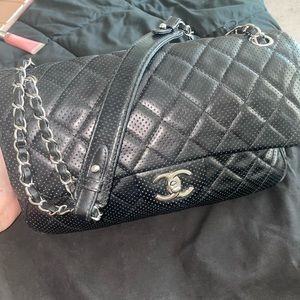 Chanel sac Rabat noir uni 94305